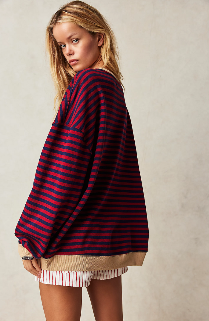 Lässig gestreiftes damen-sweatshirt mit kontrastierenden Akzenten