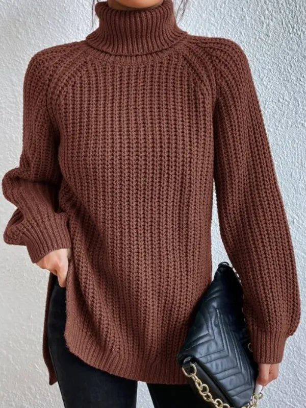 Heidi-rollkragenpullover mit raglanärmeln und geteiltem saum