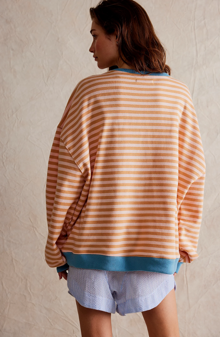Lässig gestreiftes damen-sweatshirt mit kontrastierenden Akzenten