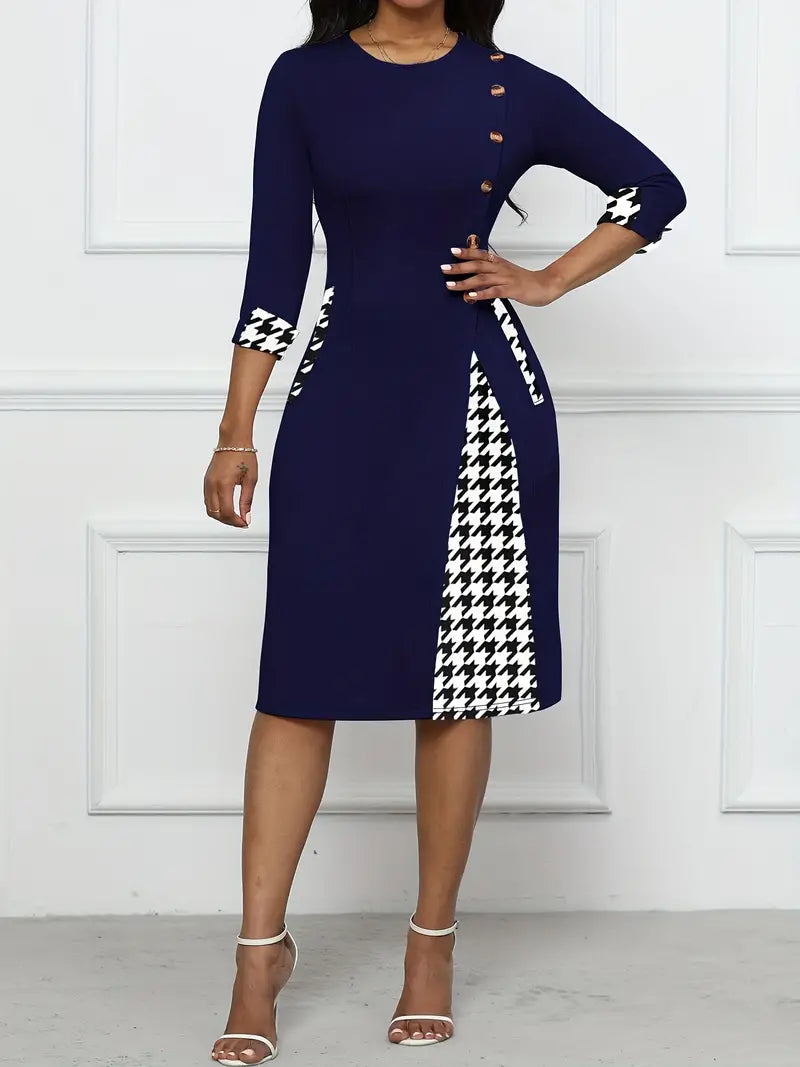 Violett – elegantes kleid mit rundhalsausschnitt und knopfverzierung
