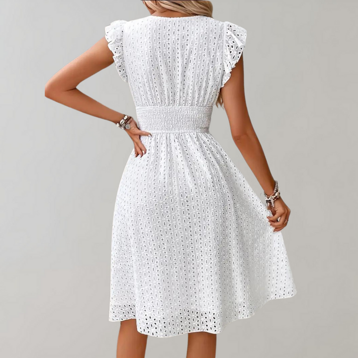 Elegantes sommerkleid mit gerüschten armeln