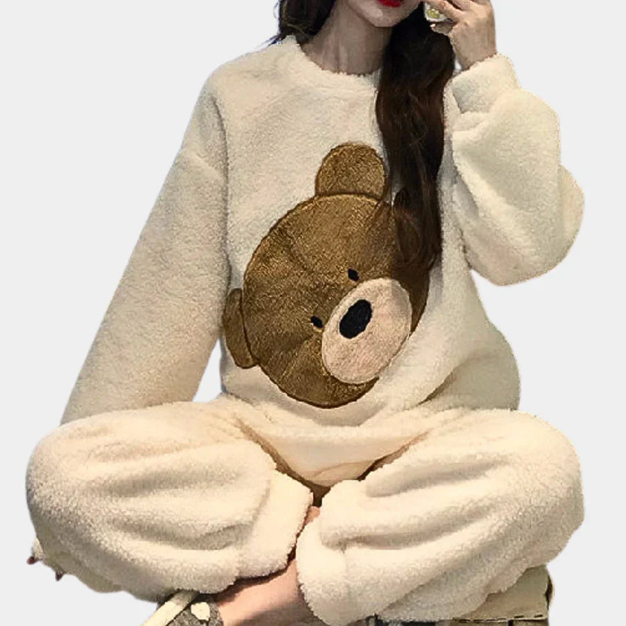 Süßes und bequemes zweiteiliges damen-outfit