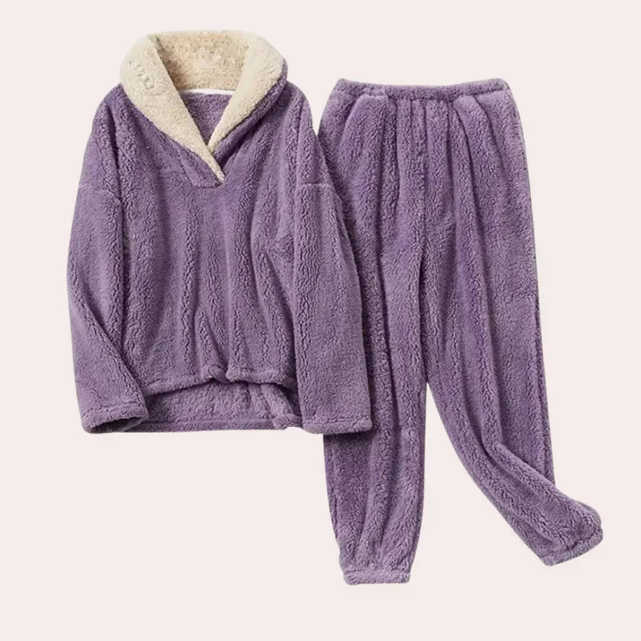 Luxuriöses und gemütliches pyjama-set für damen für ultimativen komfort