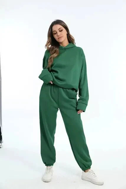 Indigo farbenes set aus kapuzenpullover und jogginghose für damen