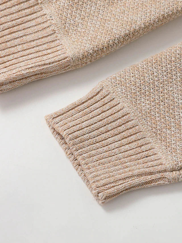 Ärmel aus beigem Strickpullover für Herren