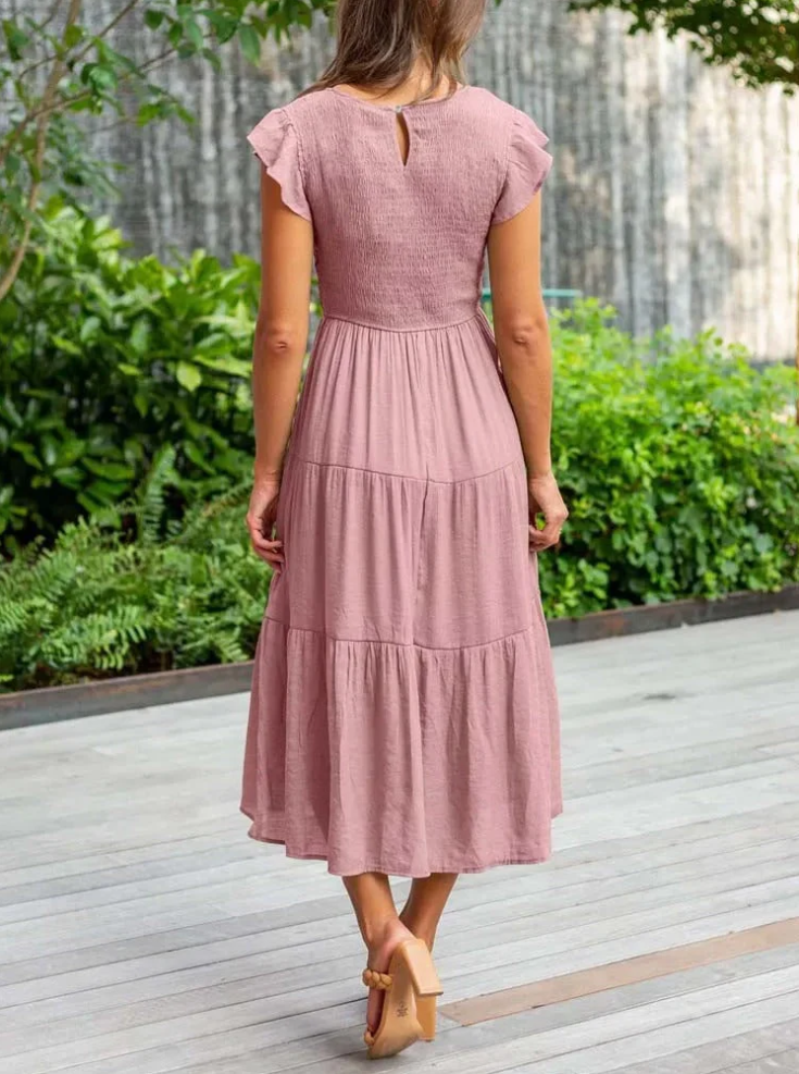 Elegantes sommerkleid - rüschendetails, taschen
