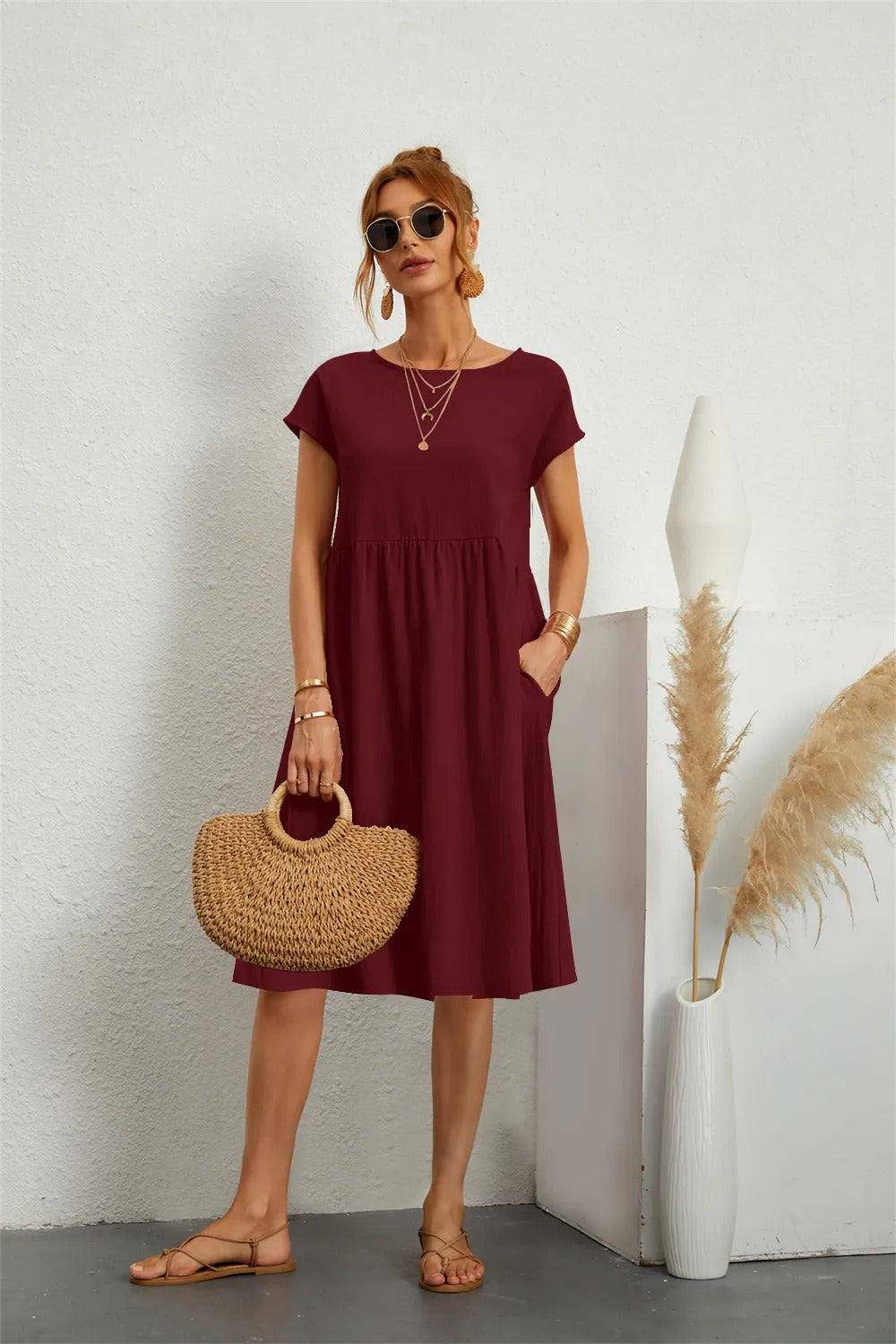 Elena – beiges sommerkleid mit rundhalsausschnitt