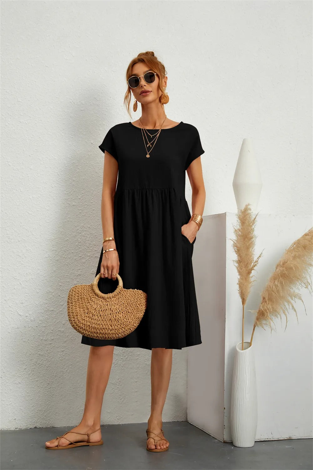 Elena – beiges sommerkleid mit rundhalsausschnitt
