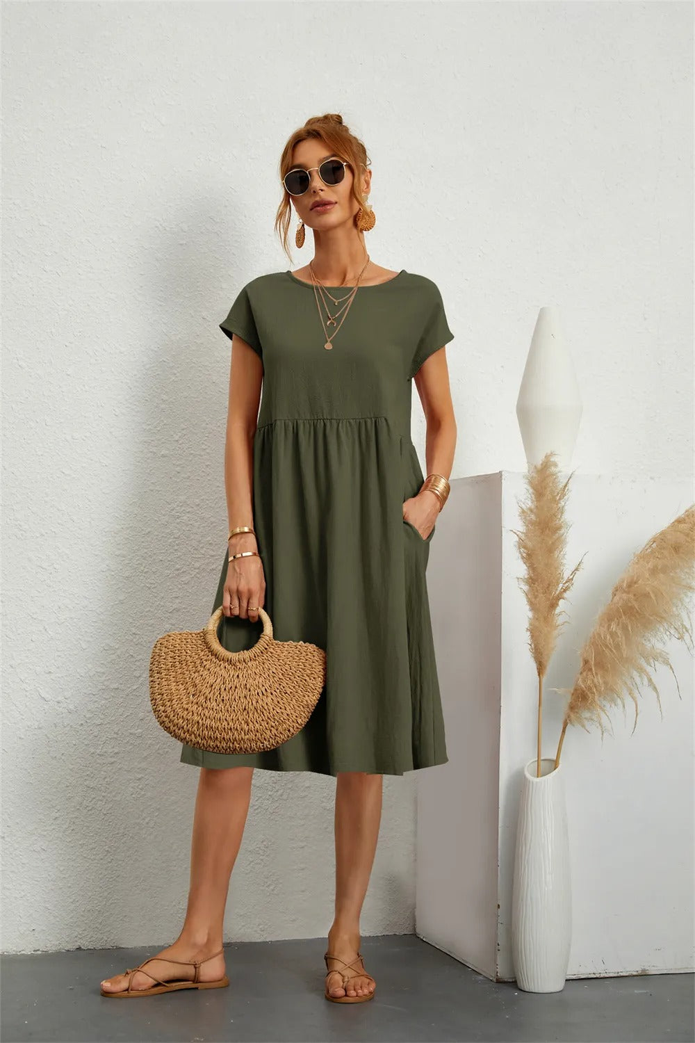 Elena – beiges sommerkleid mit rundhalsausschnitt