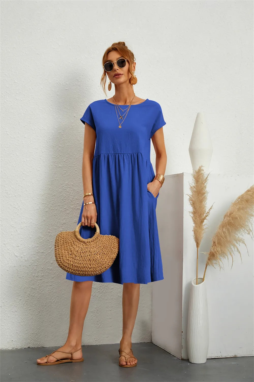 Elena – beiges sommerkleid mit rundhalsausschnitt