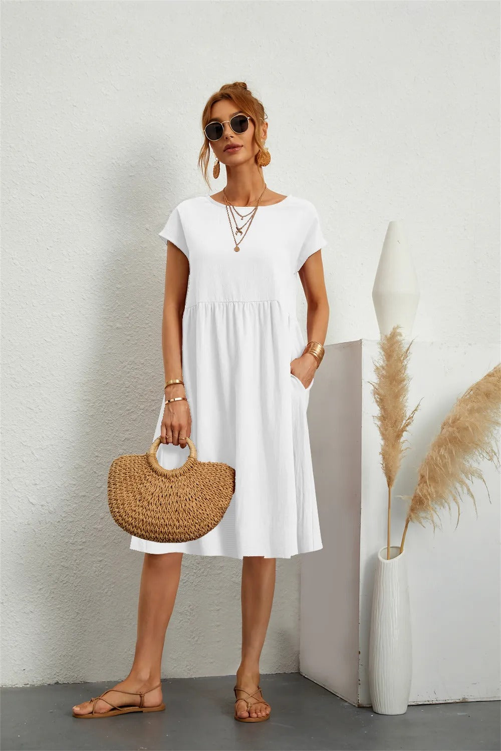 Elena – beiges sommerkleid mit rundhalsausschnitt