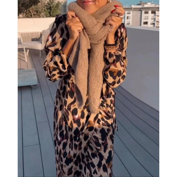 Trendiges leopardenmuster maxi-kleid