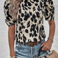 Amelia – allover-print-bluse mit rundhalsausschnitt