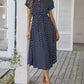 Chloe – a-linien-kleid mit polka-dot-print und v-ausschnitt