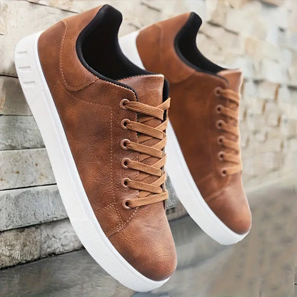 Bequemer herren-schnürschuh mit bequemer sohle
