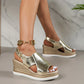 Modischer damenschuh mit hoher sohle