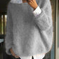 Farbiger pullover mit rundhalsausschnitt