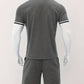 Thomas – atmungsaktives gestreiftes t-shirt und lässige shorts