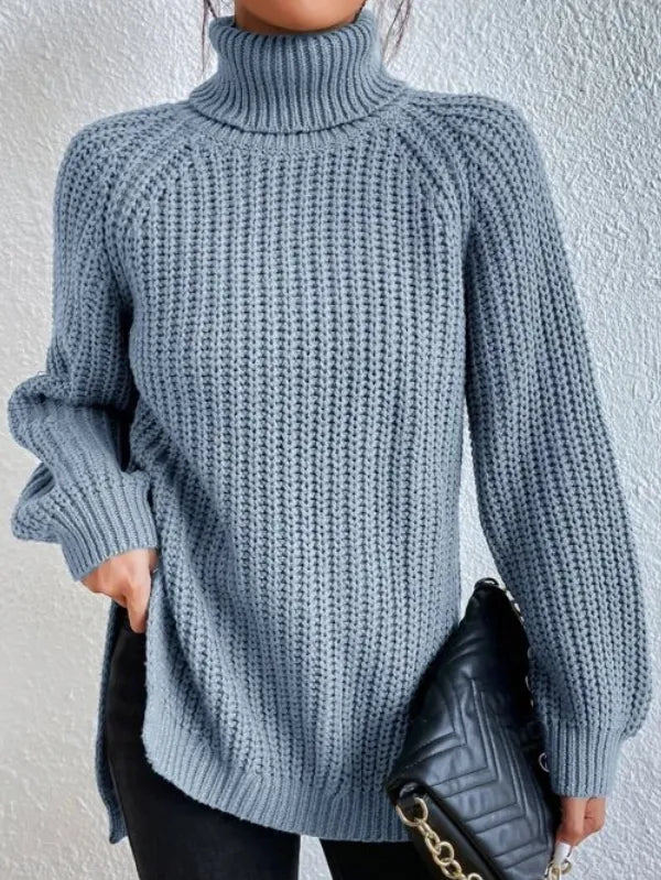 Heidi-rollkragenpullover mit raglanärmeln und geteiltem saum