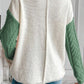 Trendiger pullover mit rundhalsausschnitt und farbblöcken für den winter