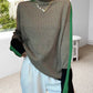 Eleganter rollkragenpullover im farbblockdesign
