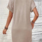 Olivia – kleid mit v-ausschnitt und kurzen armeln und knöpfen