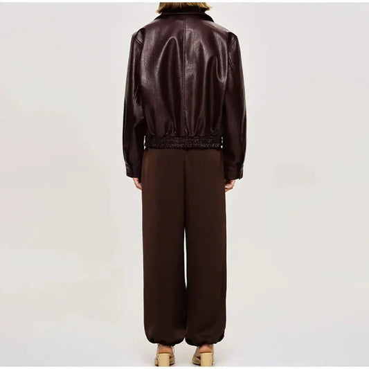 Anna - klassische burgunderrote jacke
