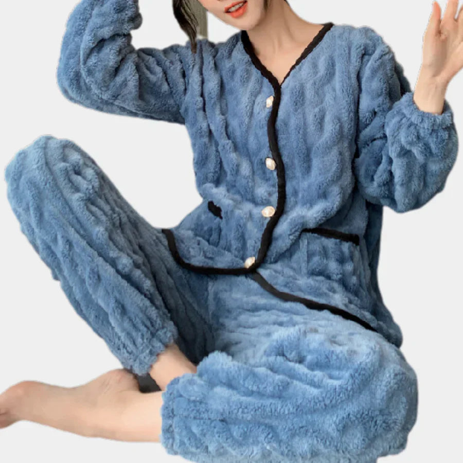 Süßes und bequemes zweiteiliges damen-outfit
