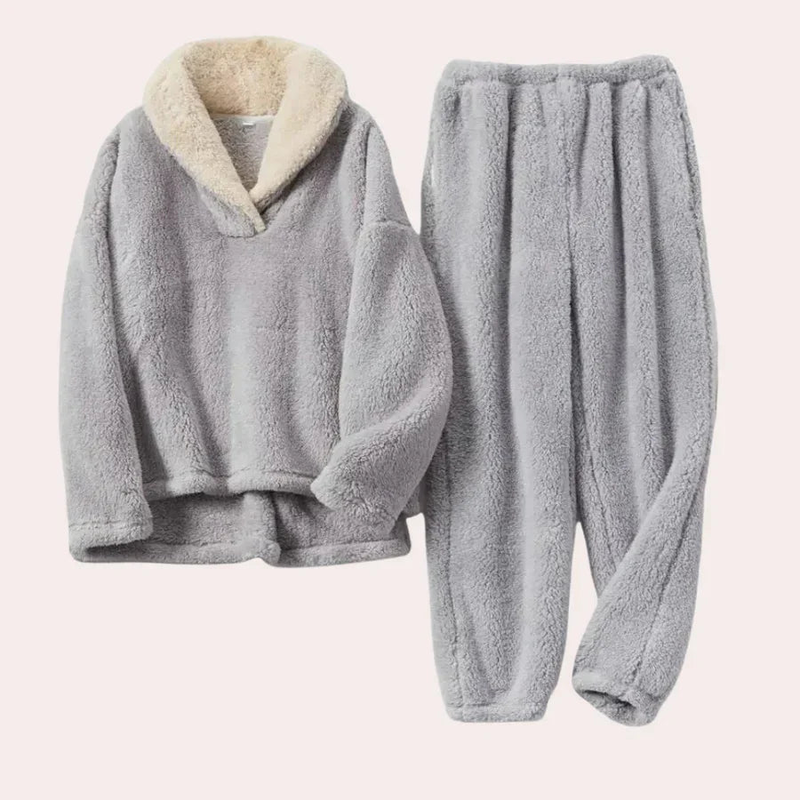 Luxuriöses und gemütliches pyjama-set für damen für ultimativen komfort
