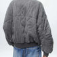 Wattierte damenjacke mit rippbündchen für herbst und winter