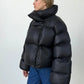 Wattierte damenjacke mit kapuze - warme daunenjacke im kurzen modell