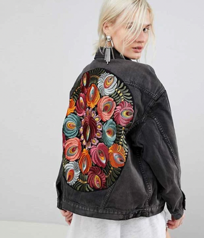 Schwarze Jeansjacke mit Blumenprint für Damen
