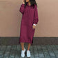Urbanes hoodie-kleid mit kängurutasche