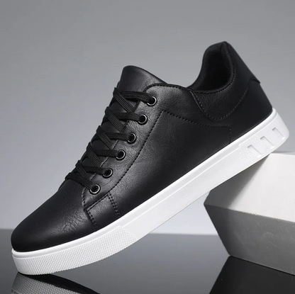 Hochwertige leder-herrenschuhe im klassischen design