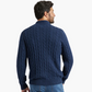 Lässiger gestrickter herrenpullover mit halbem reißverschluss