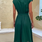 Elegantes sommerkleid mit taillenbund und fließender a-linie