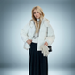 Braune daunenjacke mit kapuze