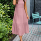Elegantes sommerkleid - rüschendetails, taschen