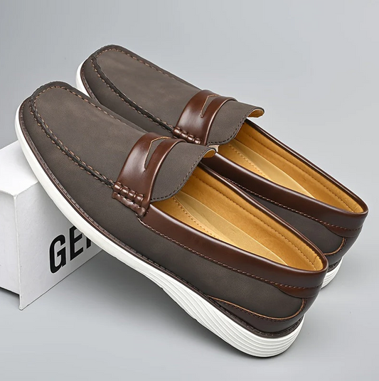 Hochwertige herren-loafer aus leder – elegantes schuhdesign