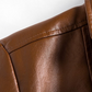 Herrenjacken aus hochwertigem leder mit stylischen knöpfen und praktischen taschen