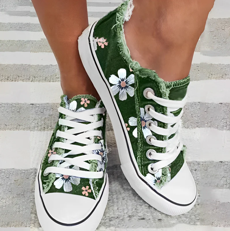 Agnes – damen-sneaker aus denim mit blumenmuster