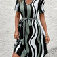 Hailey – kleid mit gestreiftem farbblock-print und gürtel