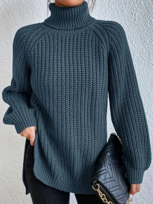 Heidi-rollkragenpullover mit raglanärmeln und geteiltem saum
