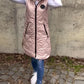 Ärmellos – lässige steppjacke mit kapuze und reibverschluss
