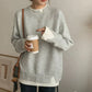 Grau-weiber pullover