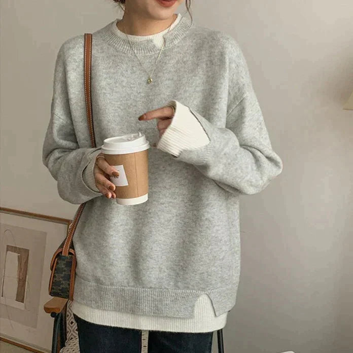 Grau-weiber pullover
