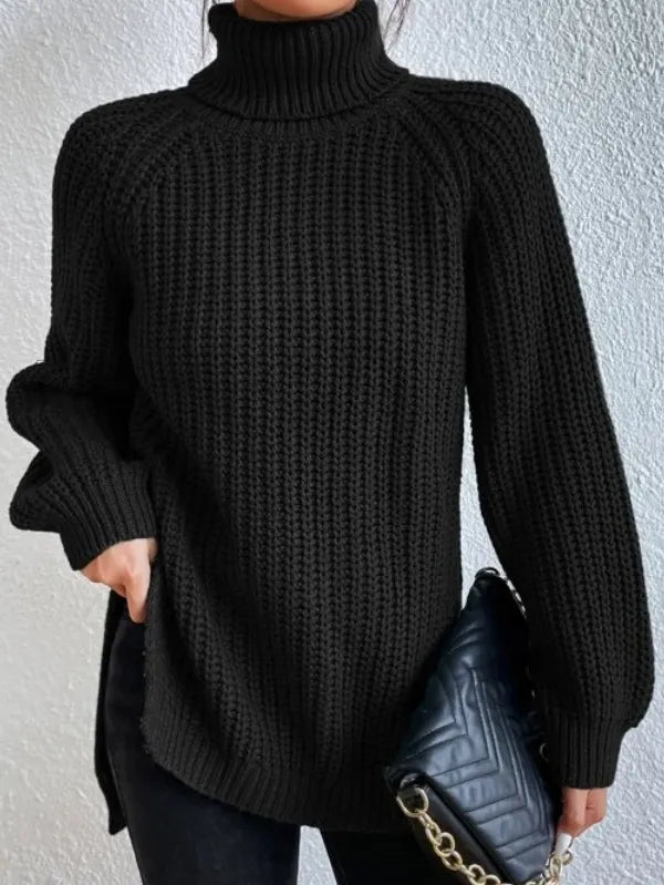 Heidi-rollkragenpullover mit raglanärmeln und geteiltem saum