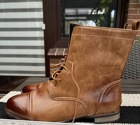 Tiberius - halbhoher grauer herrenstiefel mit runder spitze