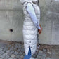 Ärmellose, lässige steppjacke mit kapuze und reißverschluss