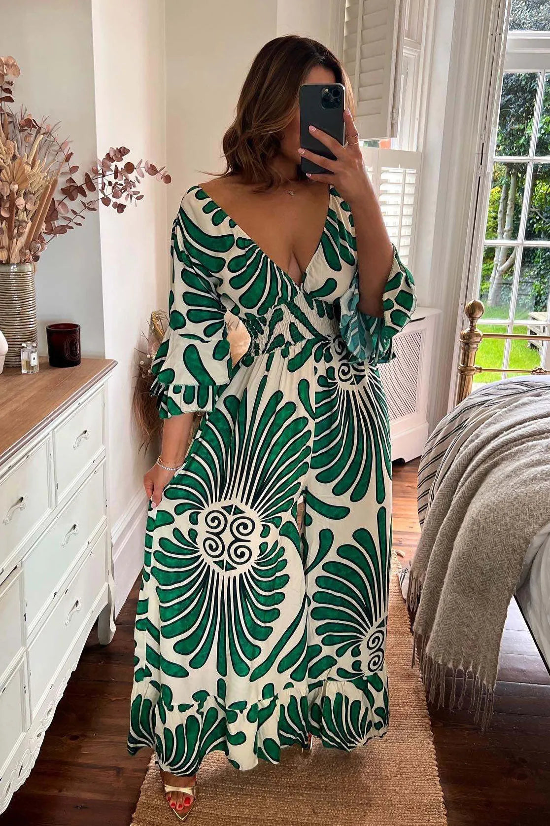 Sara – overall mit volantärmeln und blumen im vintage-stil